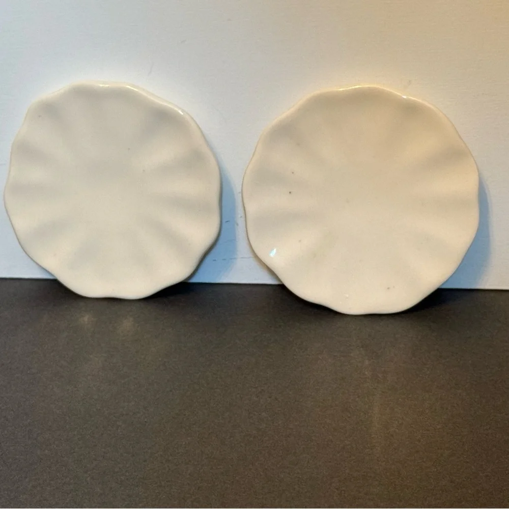 CAMPFIRE POTTERY MINI SCALLOPED PLATES CREAM 2 HANDMADE USA HOME DINING DINNER